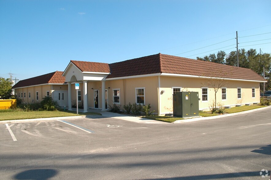 401 E North Blvd, Leesburg, FL à louer - Photo de l’immeuble – Image 2 sur 23