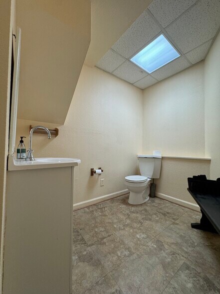 105 Crescent Ave, Louisville, KY à louer - Photo intérieure – Image 2 sur 5