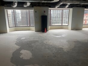 425 S Financial Pl, Chicago, IL à louer Photo de l’immeuble– Image 1 sur 3