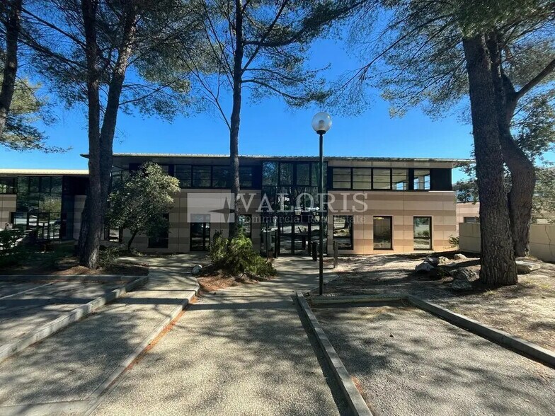 1330 Avenue Jean-René Guillibert Gautier De La Lauzière, Aix-en-Provence à louer - Photo de l’immeuble – Image 2 sur 9