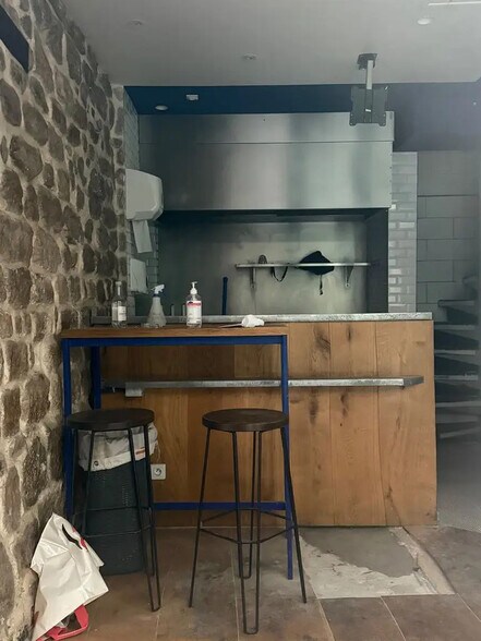 Local commercial dans Paris à louer - Photo de l’immeuble – Image 2 sur 3