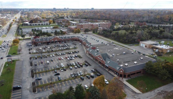 26015-26235 Greenfield Rd, Southfield, MI à louer Photo principale– Image 1 sur 8