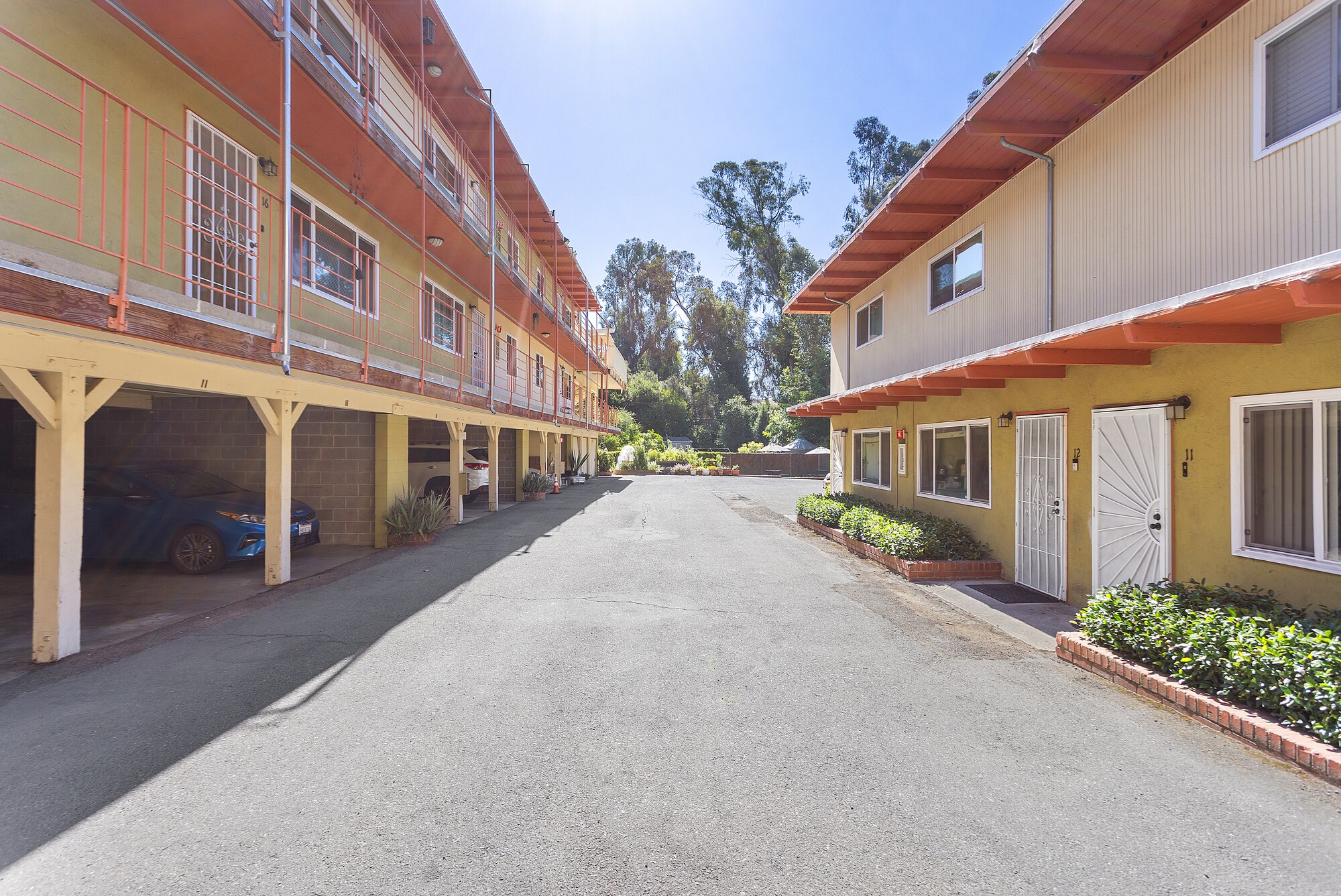 951-955 Karol Way, San Leandro, CA à vendre Photo de l’immeuble– Image 1 sur 18