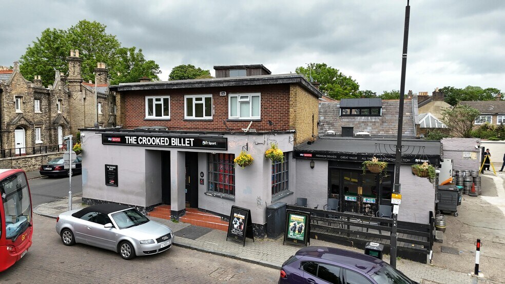 99 High St, Londres à vendre - Photo principale – Image 1 sur 9