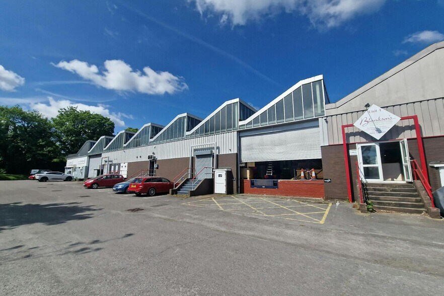 Bessemer Rd, Basingstoke à louer - Photo de l’immeuble – Image 2 sur 2
