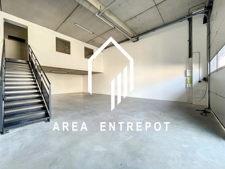 Local d’activités dans Marseille à louer - Photo de l’immeuble – Image 1 sur 3