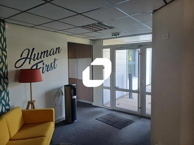 Plus de détails pour 3 Rue De La Tamise, Campbon - Bureau, Industriel/Logistique à louer