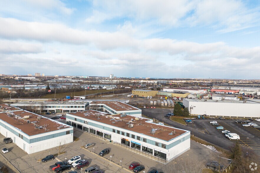2212 Gladwin Cres, Ottawa, ON à louer - Aérien – Image 2 sur 3