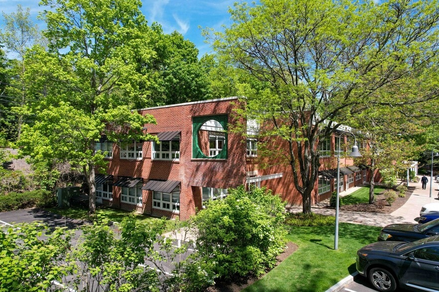 36-50 Glen Ave, Newton, MA à louer - Photo de l’immeuble – Image 2 sur 5