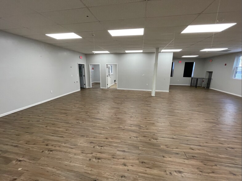 124-130 Lyons Ave, Newark, NJ à vendre - Photo de l’immeuble – Image 3 sur 9