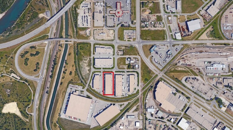 2355 52nd Ave SE, Calgary, AB à louer - Aérien – Image 2 sur 8