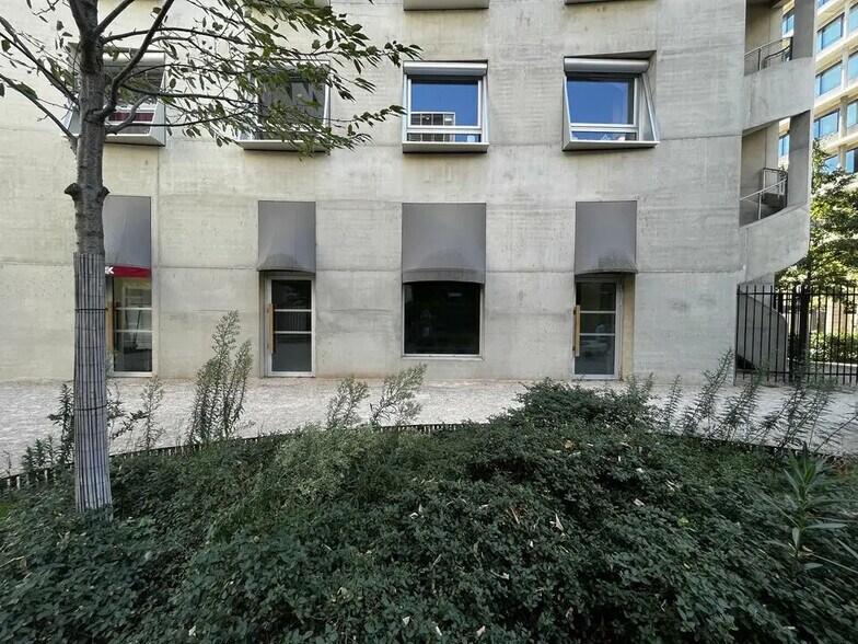 Local commercial dans Lyon à louer - Photo de l’immeuble – Image 2 sur 8