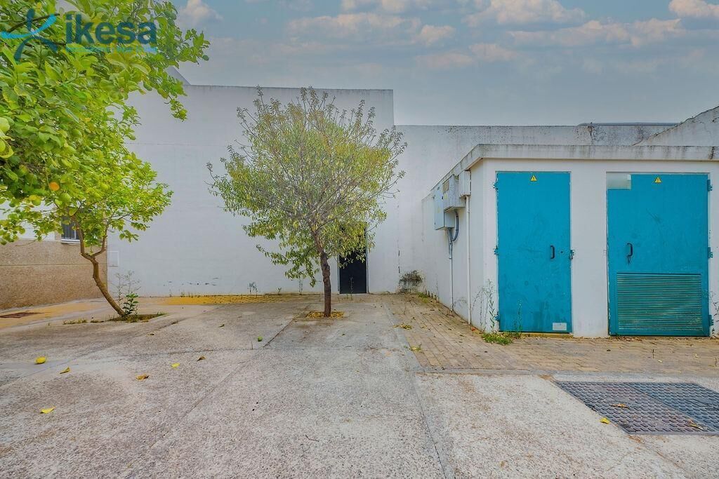 Local commercial dans Bollullos Par del Condado, Huelva à vendre Photo de l’immeuble– Image 1 sur 17