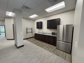 1680 SW Ankeny Rd, Ankeny, IA à louer Photo intérieure– Image 2 sur 8
