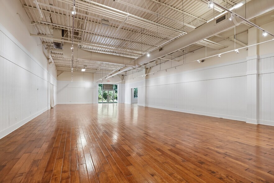 242 Route 117 Bypass Road, Bedford Hills, NY à louer - Photo de l’immeuble – Image 3 sur 22