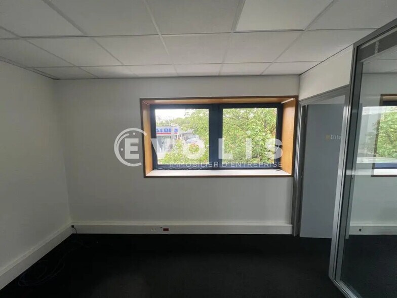 31 Rue De L'Universite, Noisy-le-Grand à louer - Photo de l’immeuble – Image 2 sur 14