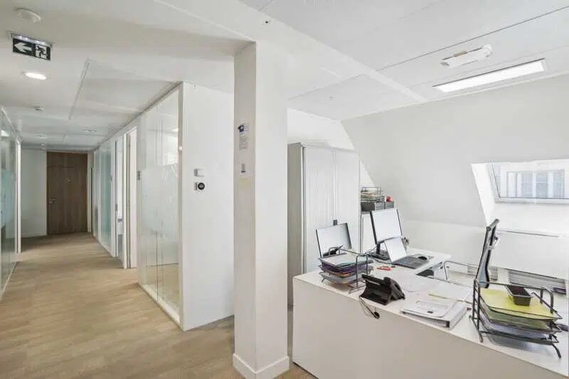 Bureau dans Paris à louer - Photo de l’immeuble – Image 2 sur 7
