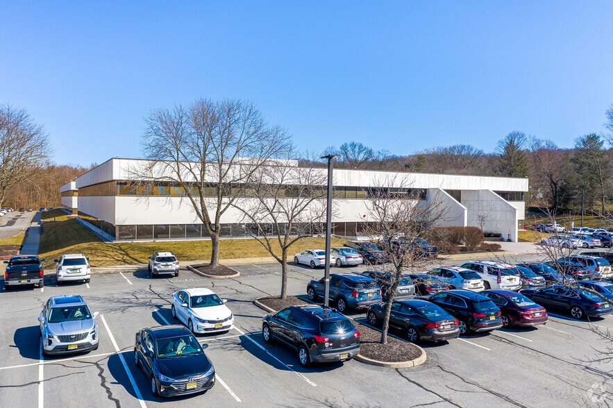 354 Eisenhower Pky, Livingston, NJ à louer - Photo de l’immeuble – Image 3 sur 12
