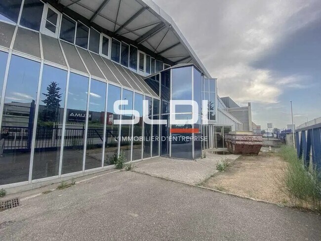 Plus de détails pour 5 Avenue Karl Marx, Vaulx-en-Velin - Local d'activités à louer