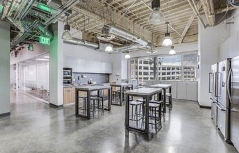 6060 Center Dr, Los Angeles, CA à louer Photo intérieure– Image 2 sur 3