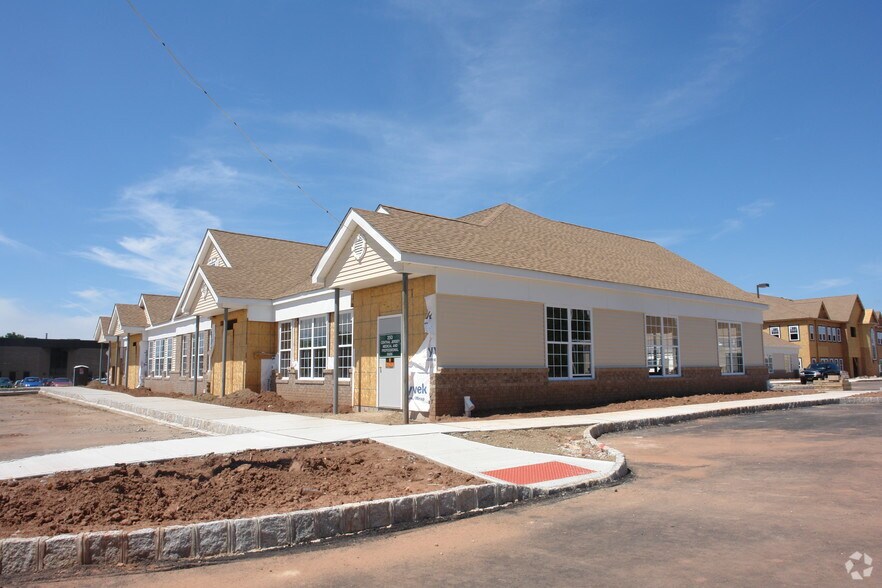 250 Old New Brunswick Rd, Piscataway, NJ à louer - Photo de l’immeuble – Image 2 sur 96