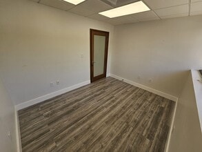 501 Golden Isles Dr, Hallandale Beach, FL à louer Photo intérieure– Image 1 sur 1