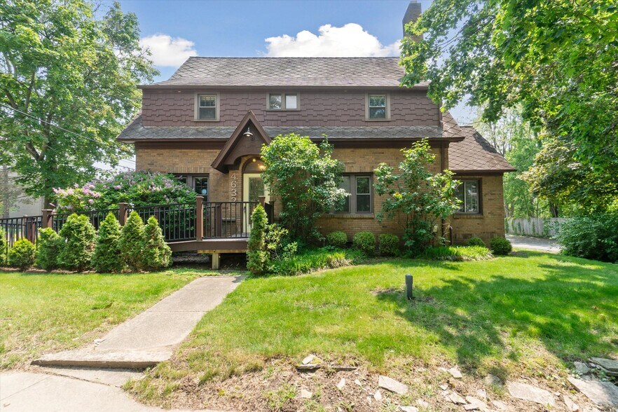 4632 Okemos Rd, Okemos, MI à vendre - Photo de l’immeuble – Image 3 sur 50