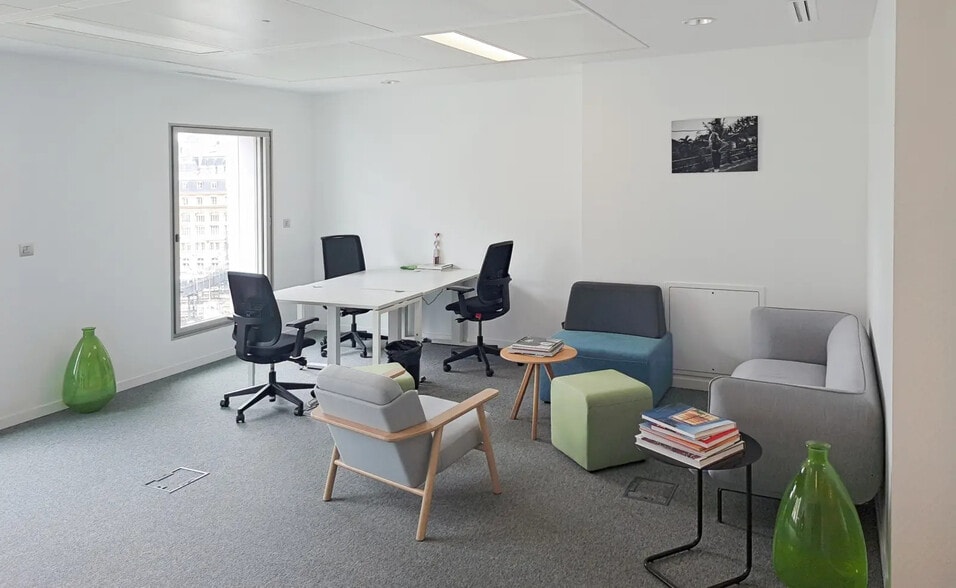54 Rue De Londres, Paris à louer - Photo de l’immeuble – Image 1 sur 14
