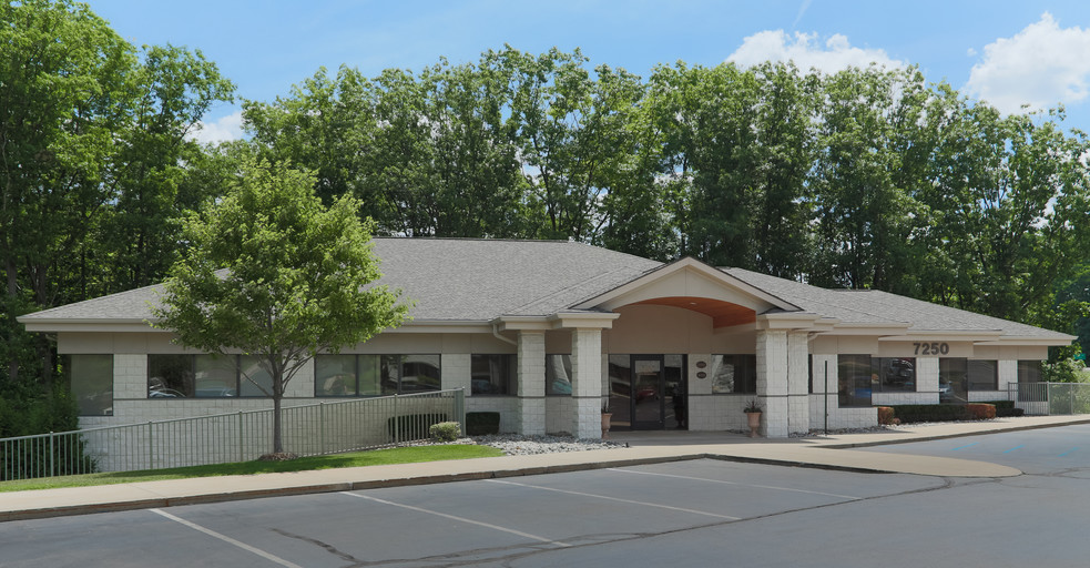 7250 Dixie Hwy, Clarkston, MI à louer - Photo de l’immeuble – Image 1 sur 2