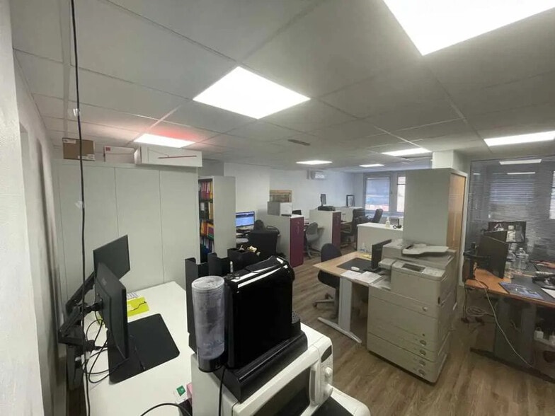 Bureau dans Paris à louer - Photo de l’immeuble – Image 2 sur 5