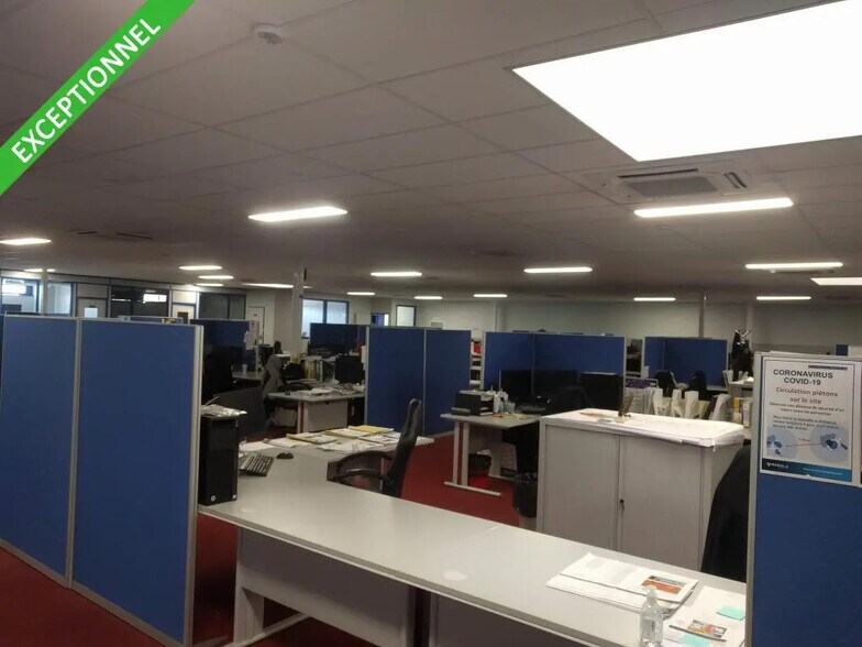 Local d'activités dans Étupes à vendre - Photo de l’immeuble – Image 2 sur 10