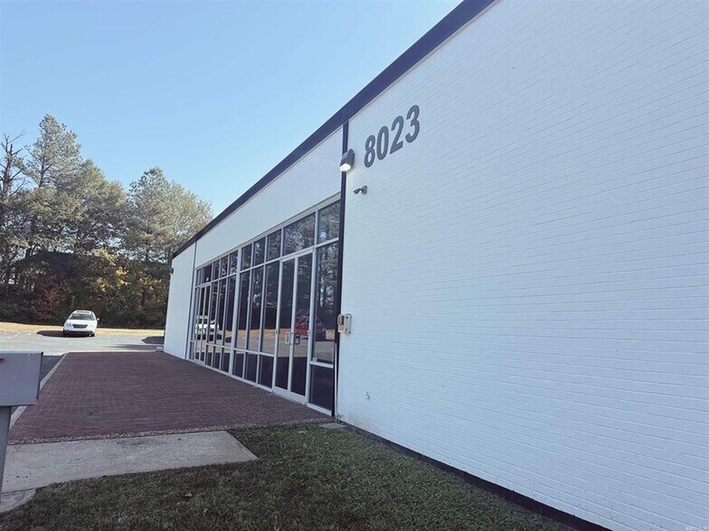 8023 Interstate 30, Little Rock, AR à louer - Photo de l’immeuble – Image 3 sur 19