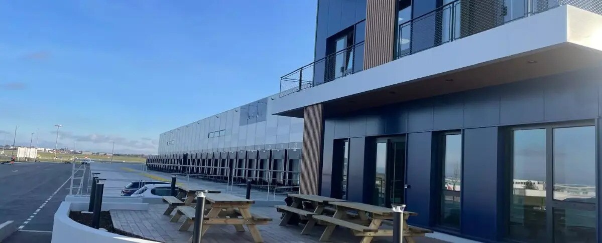 Industriel/Logistique dans Colombier-Saugnieu à louer Photo de l’immeuble– Image 1 sur 3