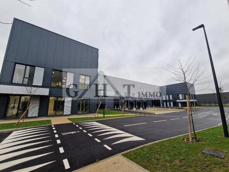 Industriel/Logistique dans La Courneuve à louer - Photo de l’immeuble – Image 3 sur 7