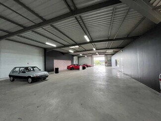 Plus de détails pour Local d'activités à louer