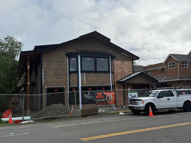 N Spruce St & E 1st ave, Cannon Beach, OR à louer - Photo de l’immeuble – Image 2 sur 5