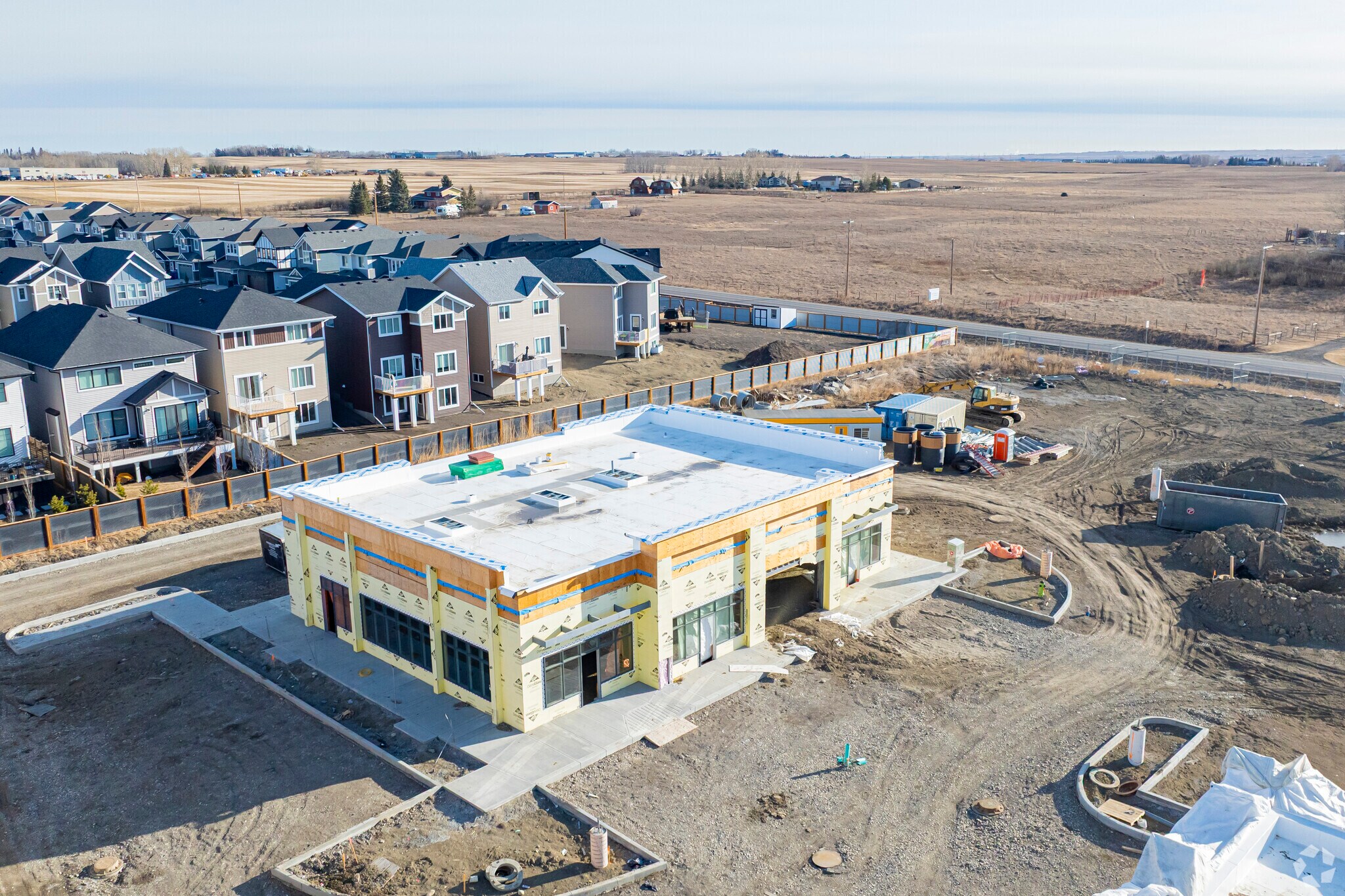 1 Ranchers Blvd, Okotoks, AB à vendre Photo de l’immeuble– Image 1 sur 7