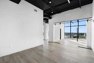 800 N Federal Hwy, Hallandale Beach, FL à vendre Photo intérieure– Image 2 sur 7