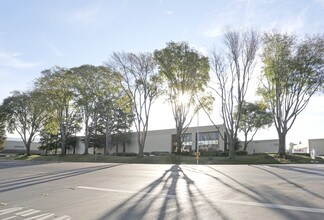 Plus de détails pour 950 Yosemite Dr, Milpitas, CA - Industriel/Logistique à louer