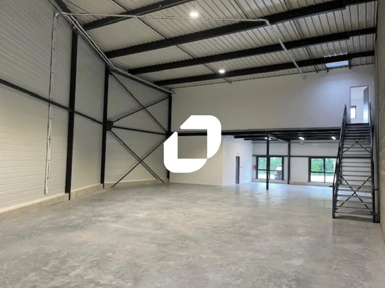 Local d’activités dans Basse-Goulaine à louer - Photo de l’immeuble – Image 1 sur 7