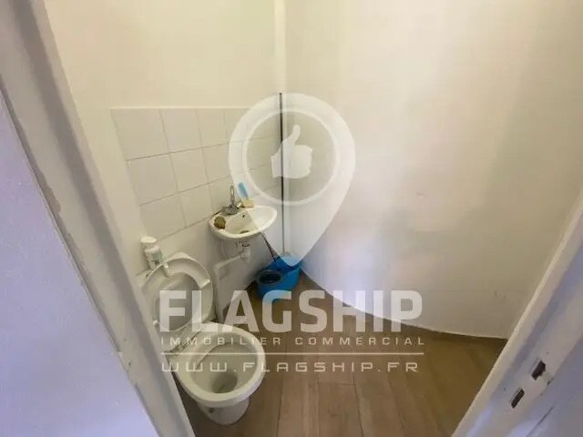 Local commercial dans Paris à louer - Photo intérieure – Image 3 sur 8