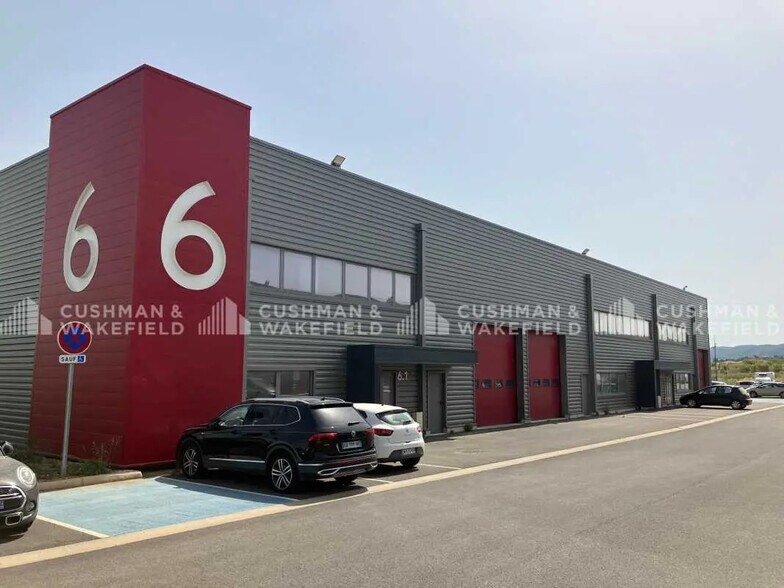65 Avenue Jacqueline Auriol, Marignane à louer - Photo de l’immeuble – Image 1 sur 8
