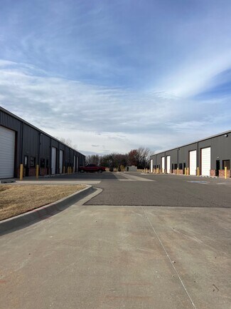 Plus de détails pour 4210 Classen Cir, Norman, OK - Industriel/Logistique à vendre