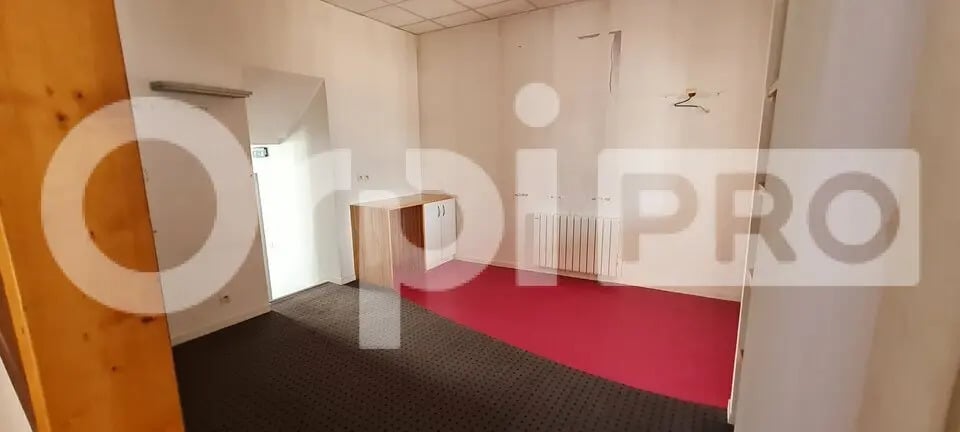 Bureau dans Saint-Brieuc à louer - Photo de l’immeuble – Image 3 sur 8