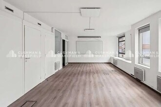 6-6 Rue Laferrière, Paris à louer Photo intérieure– Image 2 sur 2