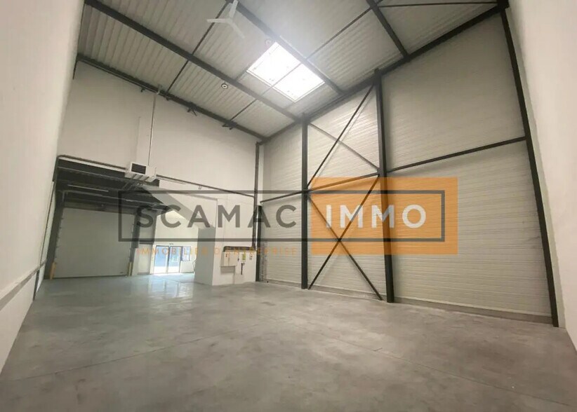 77360 Vaires-Sur-Marne, Vaires-sur-Marne à louer - Photo de l’immeuble – Image 1 sur 7