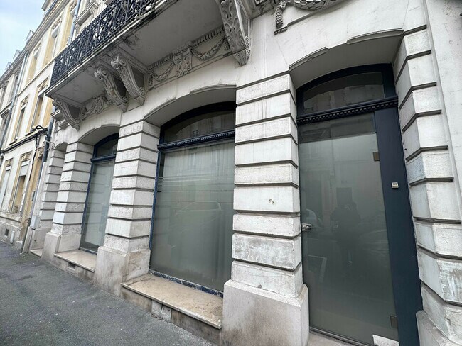 Plus de détails pour Bureau à vendre