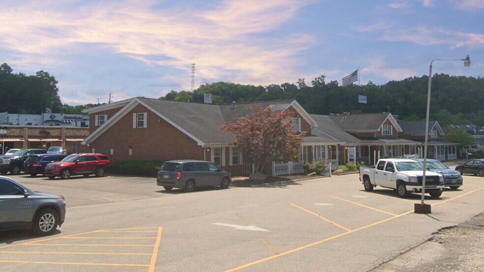 4 Chateau Ln, Barboursville, WV à vendre - Photo de l’immeuble – Image 2 sur 28