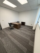4406 W Linebaugh Ave, Tampa, FL à louer Photo intérieure– Image 1 sur 3