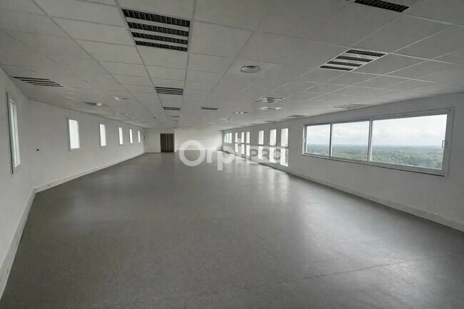 Plus de détails pour Bureau à louer